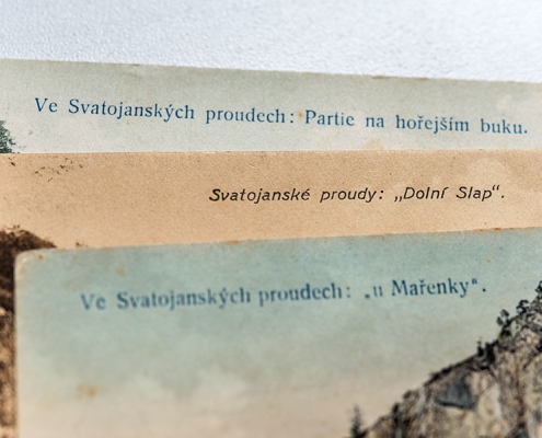 Popisy na pohlednicích Svatojánských proudů